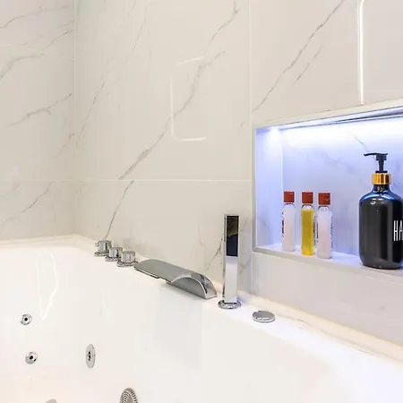 Raffine Avec Jacuzzi Et Ac - 6p * Paryż